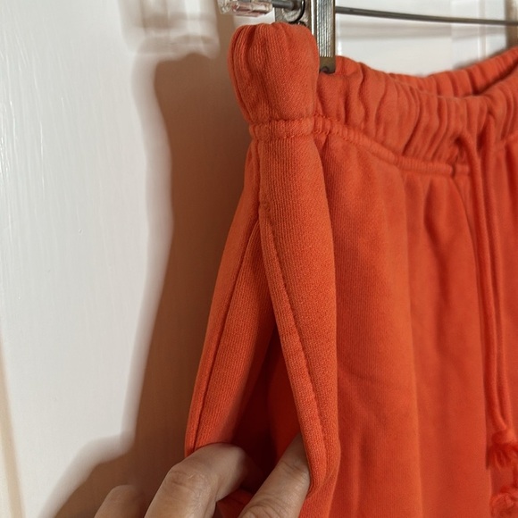 NWT LEVI’s women’s Orange Jogger Sweatpants size small 100% cotton - Picture 6 of 10